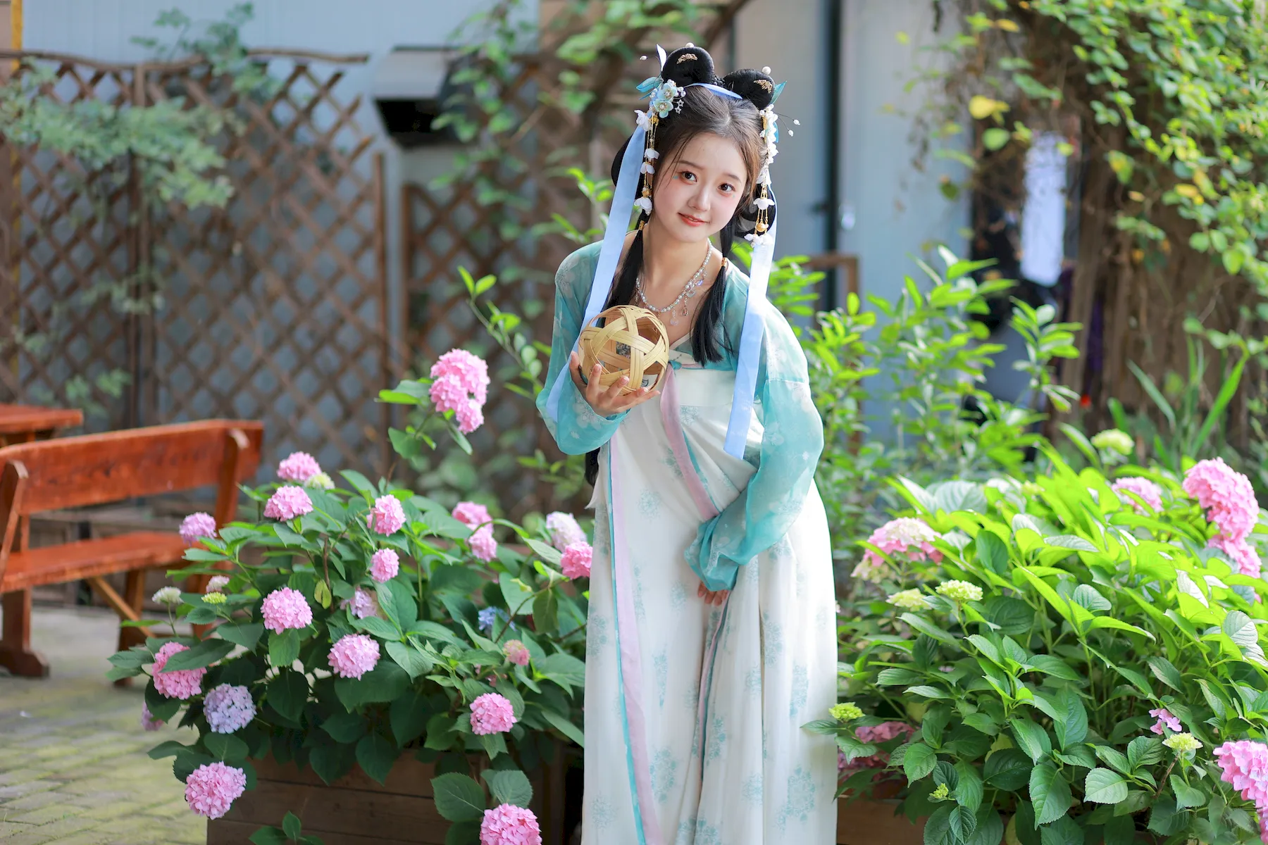 [YITUYU艺图语]2023.06.29 无尽夏 柚二白白[21+1P/157MB] - 3