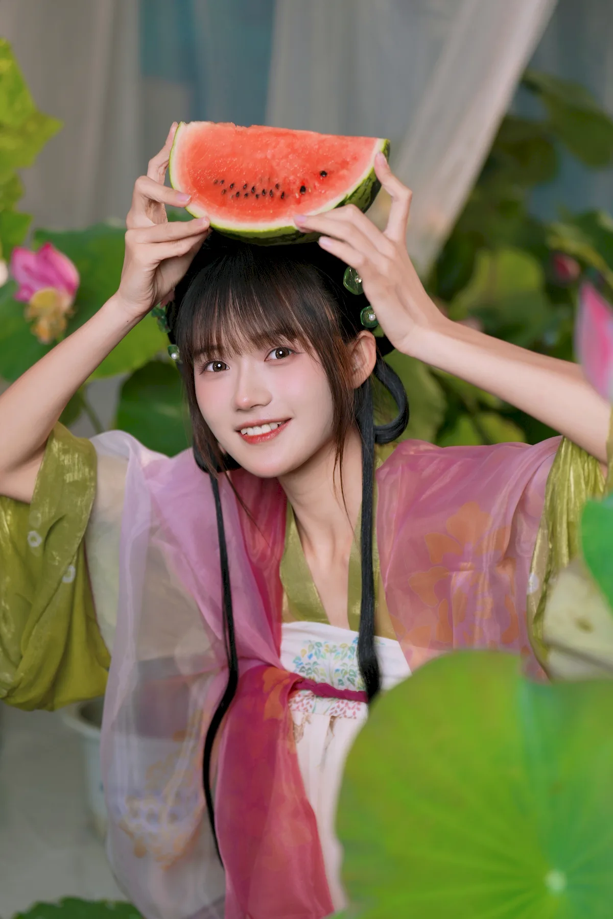 [YITUYU艺图语]2023.06.30 浮香花谷 兔子Zzz不吃胡萝卜[54+1P/594MB]