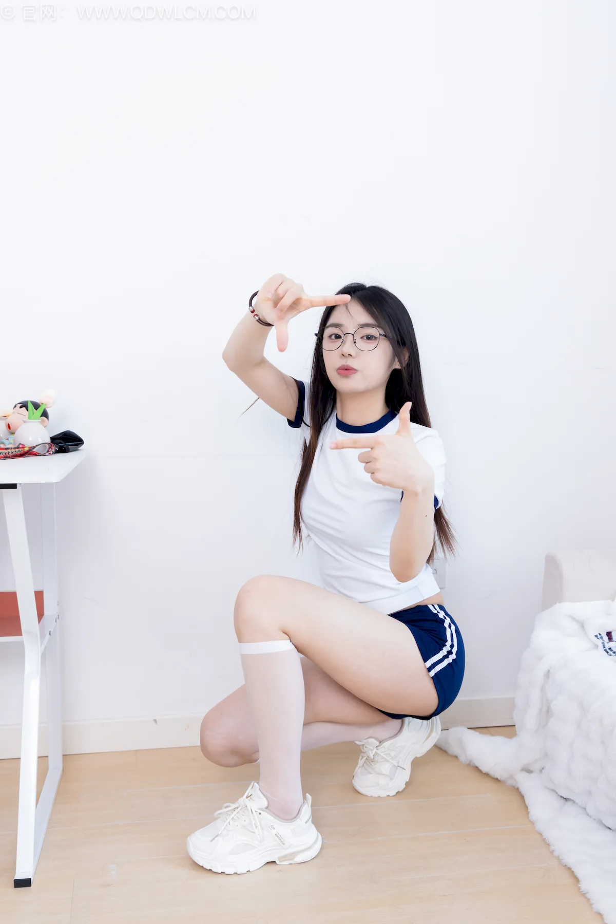 勿恋传媒 NO.2736 青提-运动鞋、薄白丝小腿袜、裸足、体操服[139P/1V/3.37GB] - 4