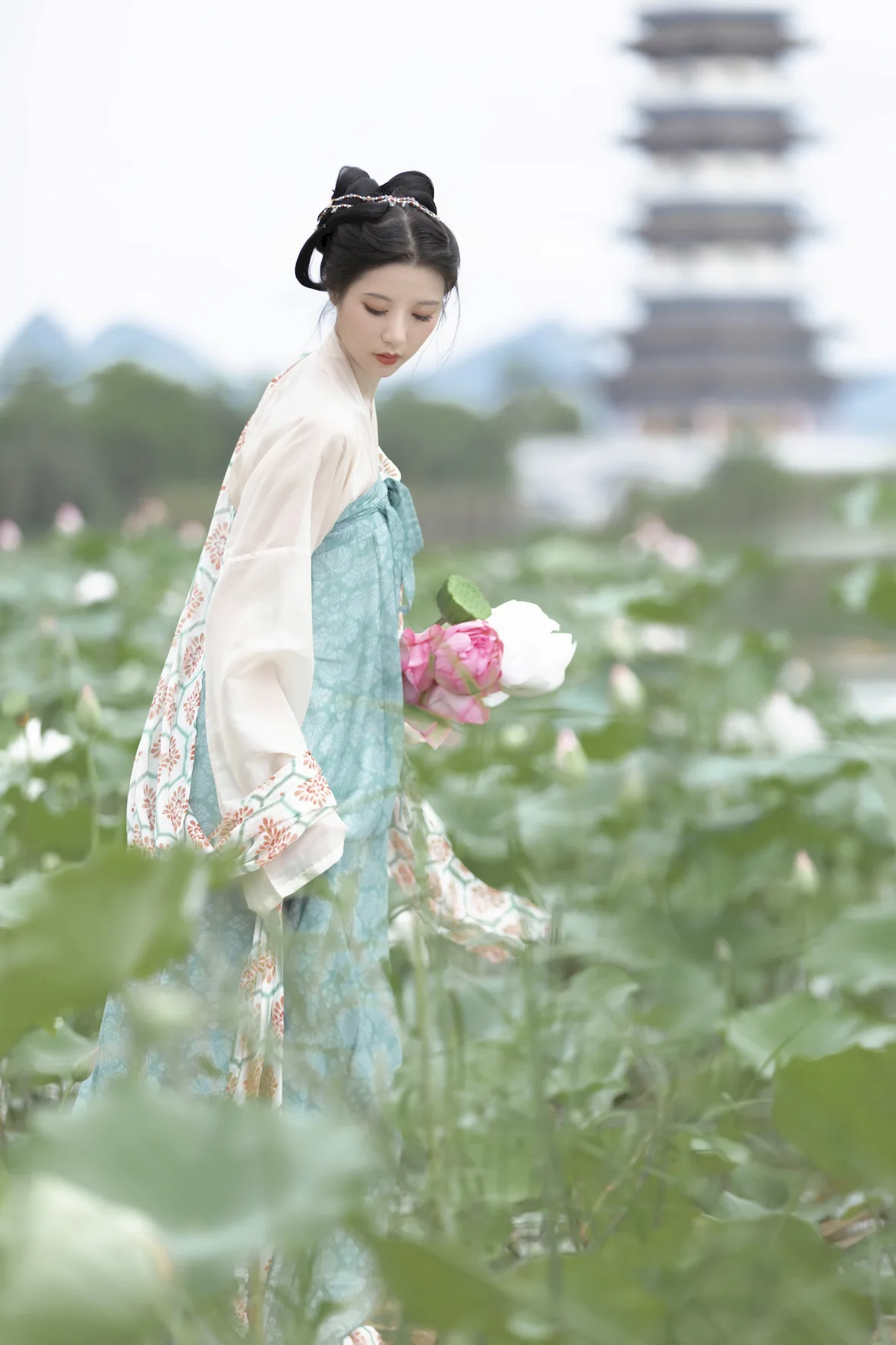 [YITUYU艺图语]2023.07.03 荷 焦宝[37+1P/332MB]