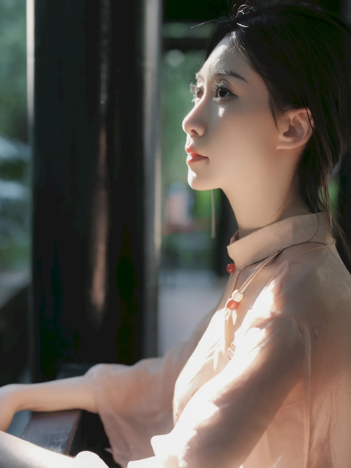 [YITUYU艺图语]2023.07.03 游十香园 小鹿[44+1P/443MB] - 2