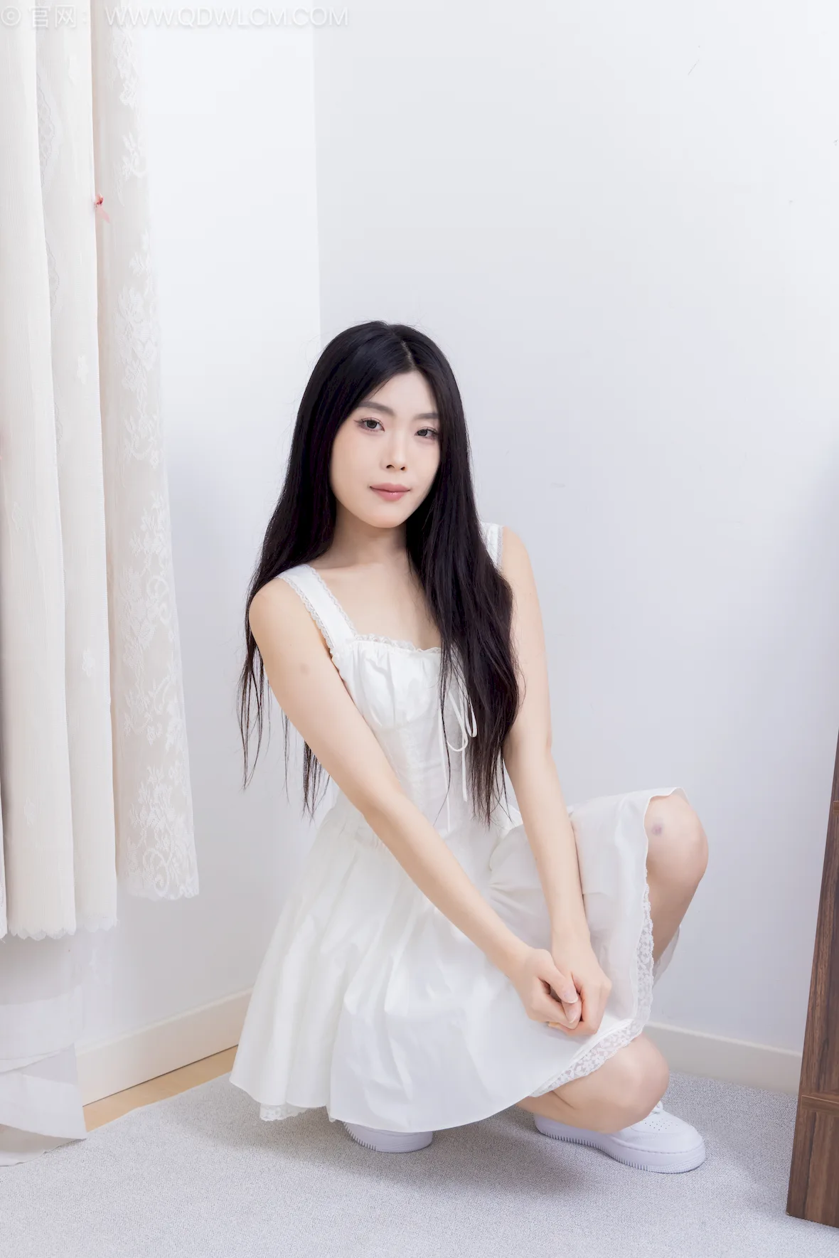 勿恋传媒 NO.2739 美式-板鞋、纯白棉袜、裸足[155P/1V/3.23GB] - 1