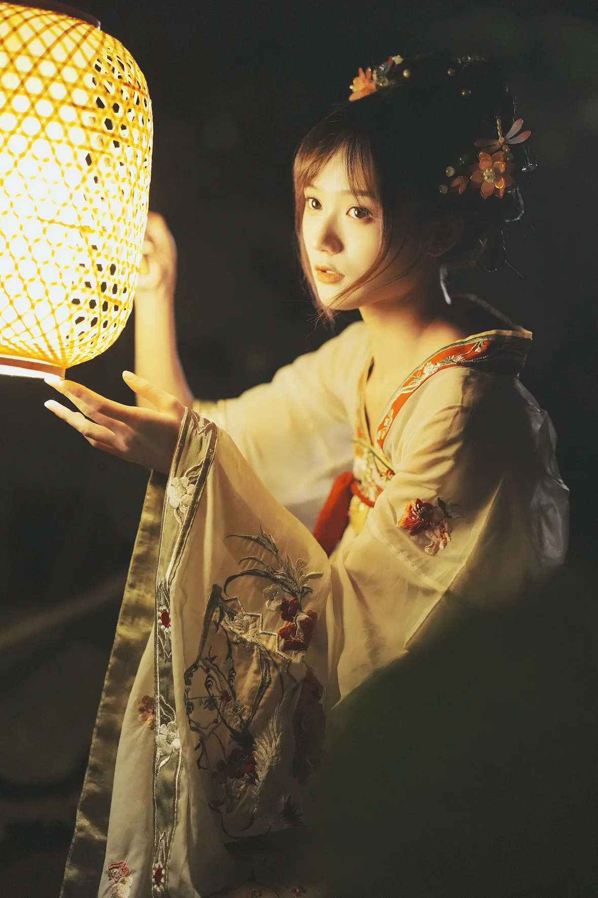 [YITUYU艺图语]2023.07.07 荷香袅袅 兔子Zzz不吃胡萝卜[25+1P/302MB] - 2