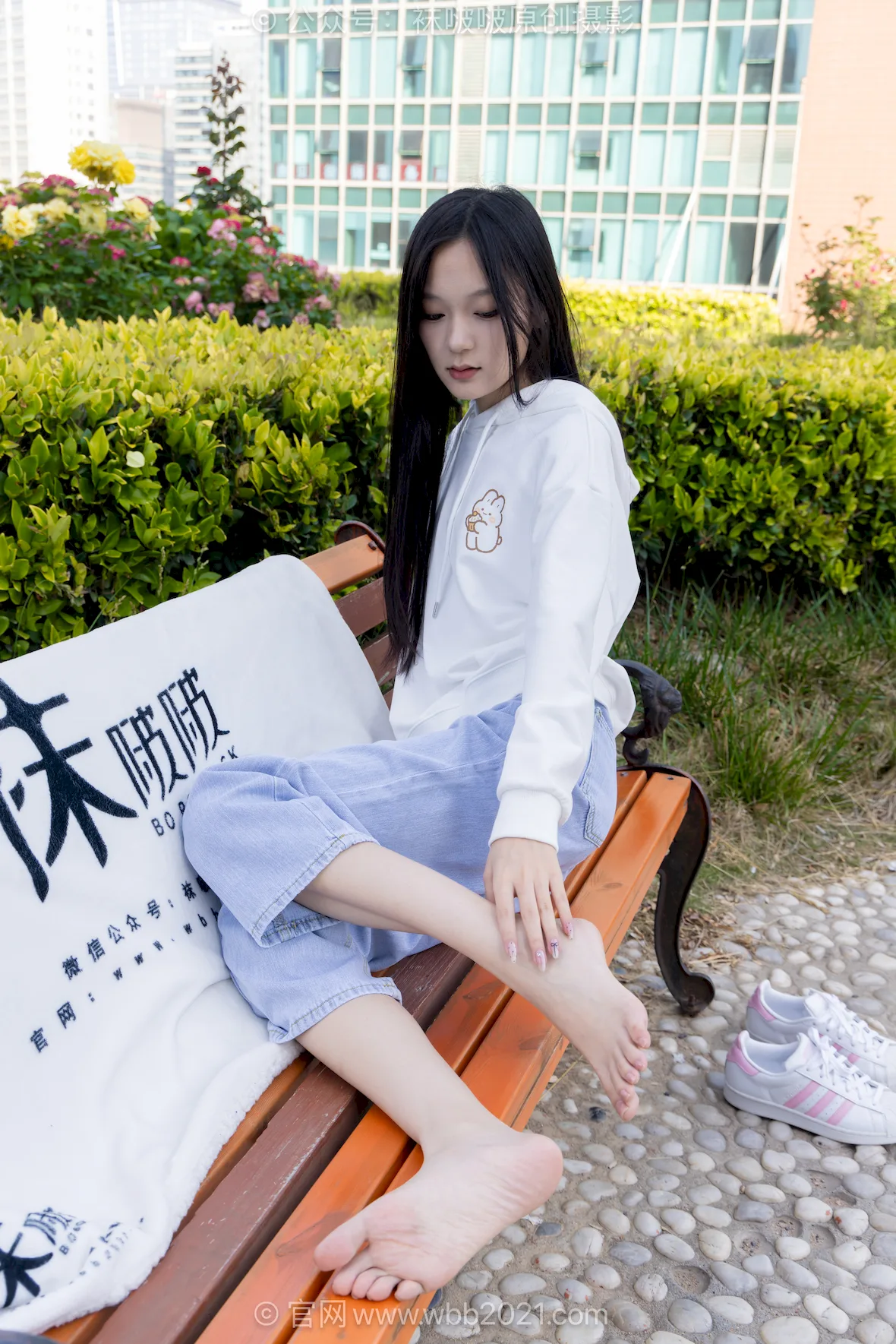 [BoBoSocks袜啵啵]积分限定作品 NO.048 焦糖-板鞋、白棉袜、裸足[149P/1V/6.45GB] - 4