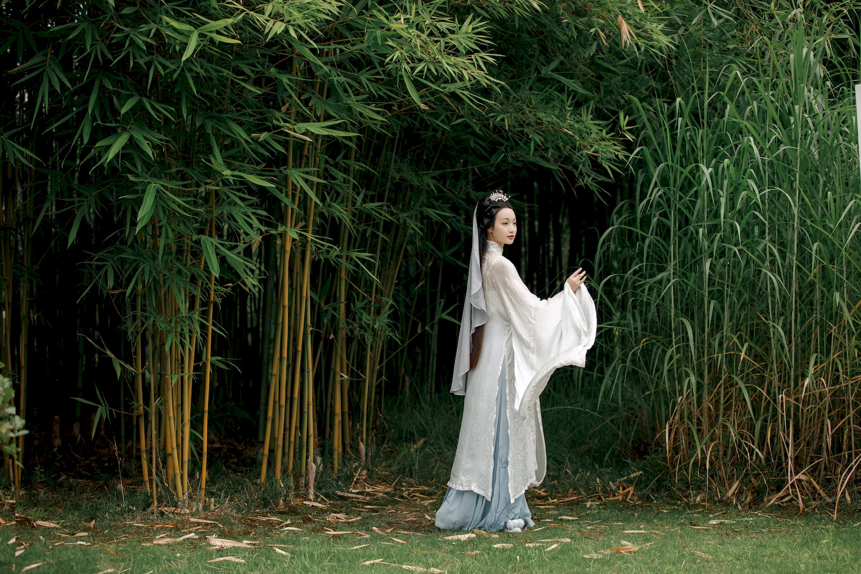 [YITUYU艺图语]2023.07.08 妙玉 凌子兮[20+1P/391MB] - 3
