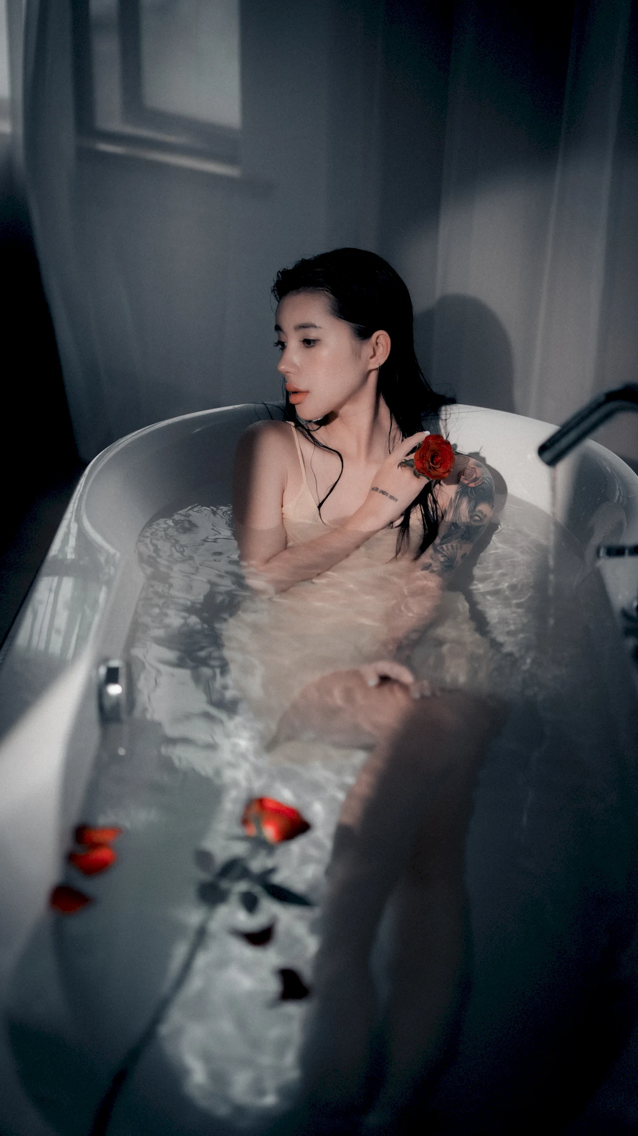 [YITUYU艺图语]2023.07.09 水中花 悦悦[57+1P/706MB] - 3