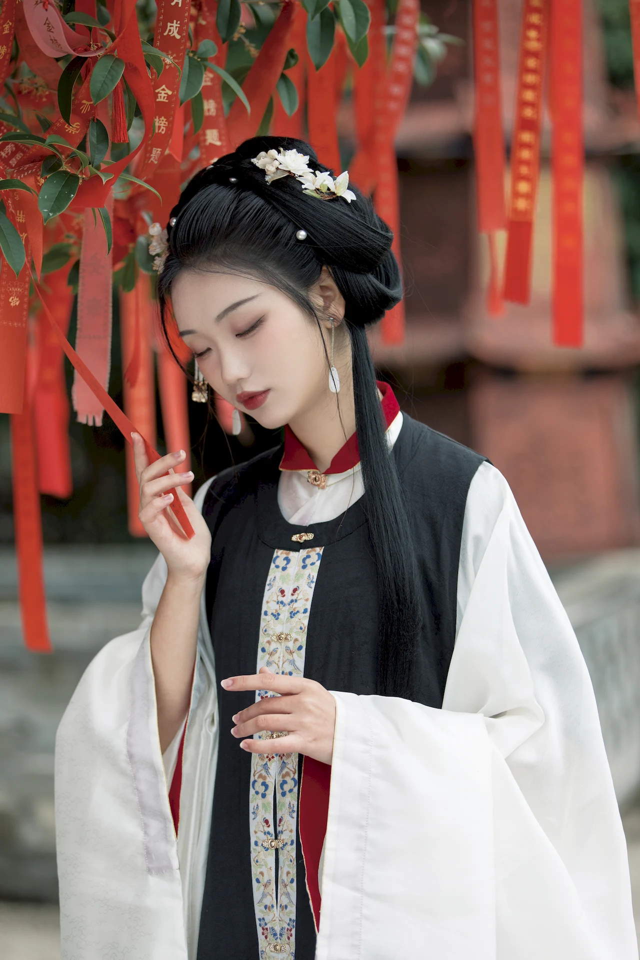 [YITUYU艺图语]2023.07.10 但余钟磬 晚江亭[27+1P/471MB] - 2