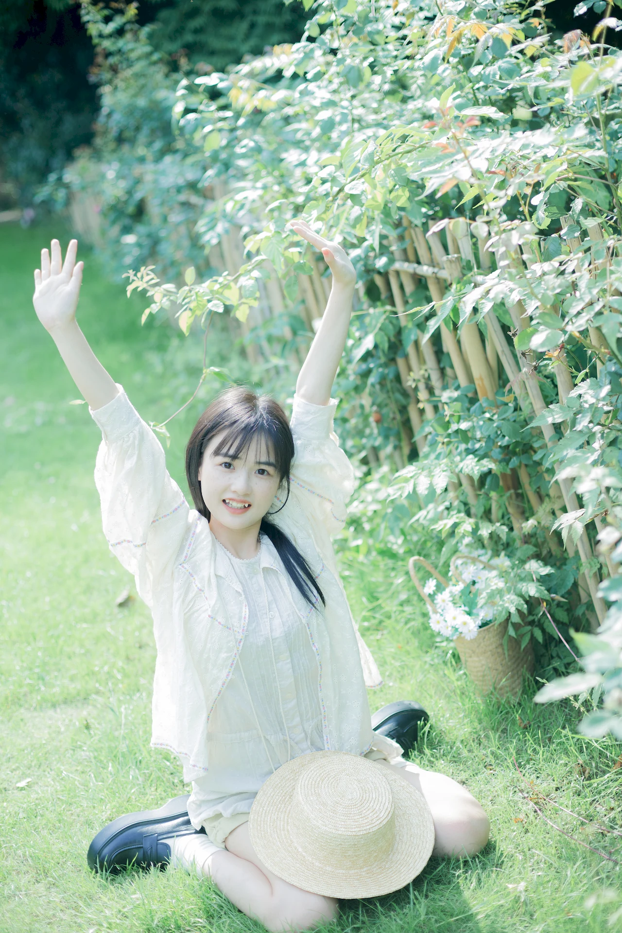 [YITUYU艺图语]2023.07.10 闲逛的意义 小怡美眉cute[26+1P/259MB] - 1