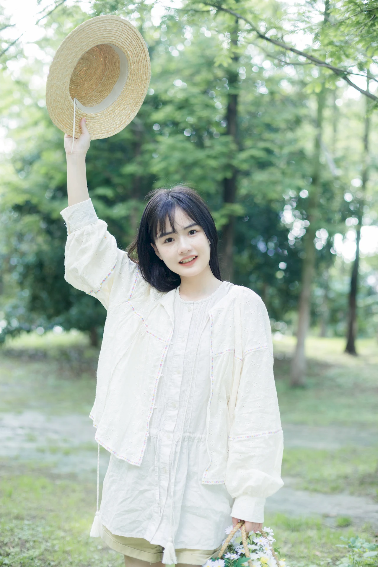 [YITUYU艺图语]2023.07.10 闲逛的意义 小怡美眉cute[26+1P/259MB] - 2