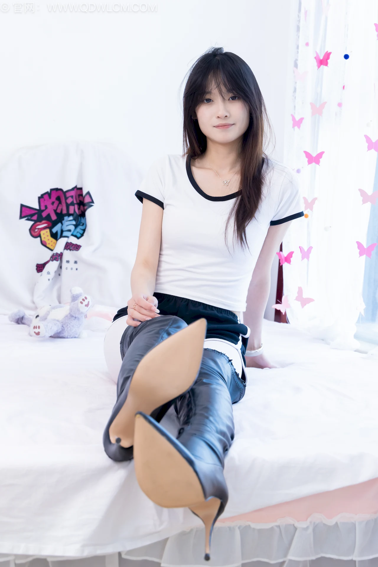 勿恋传媒 NO.2748 山奈-高跟长靴、厚白丝、体操服[155P/1V/3.24GB] - 3