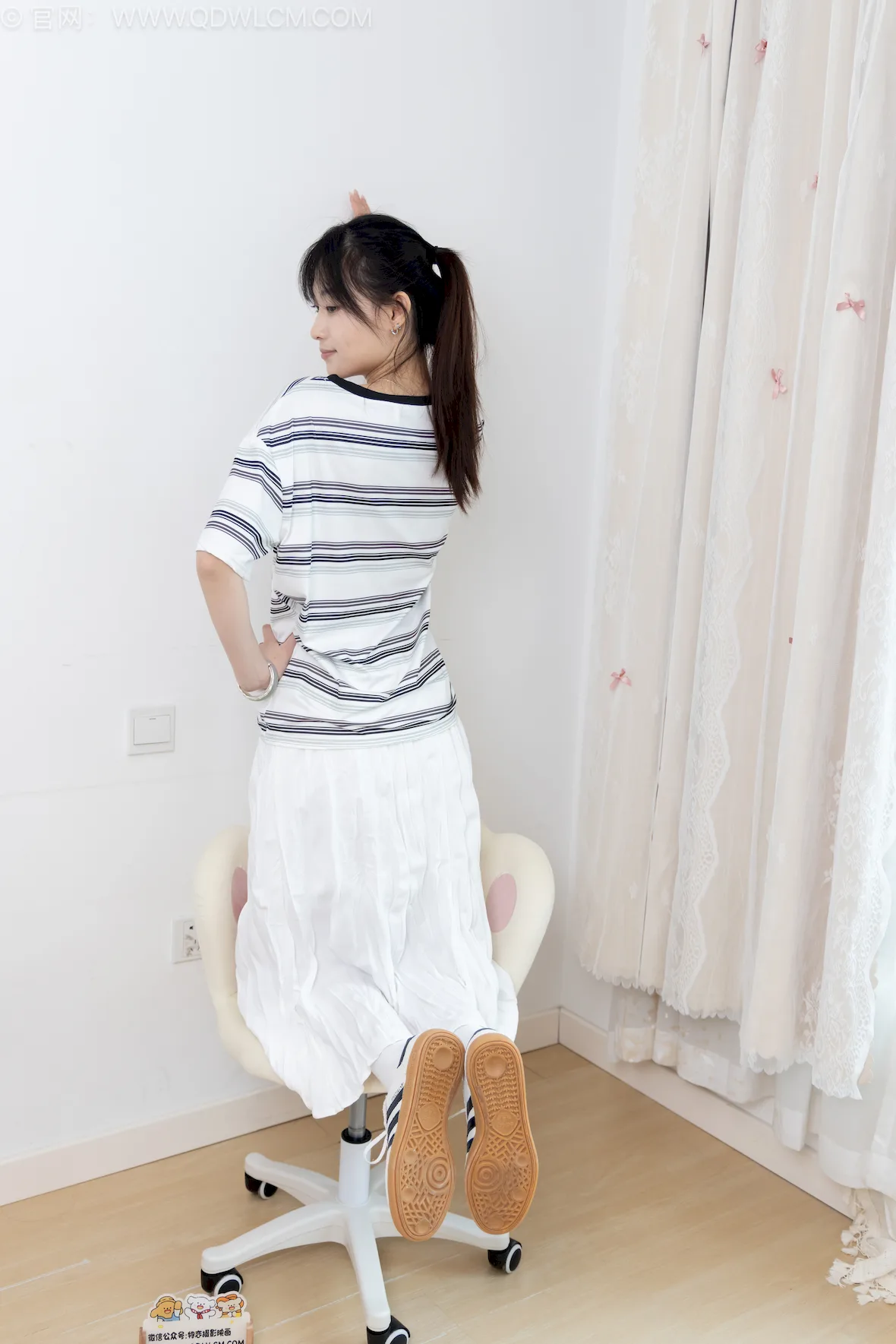 勿恋传媒 NO.2754 山奈-德训鞋、运动鞋、纯白棉袜、短肉丝、裸足[210P/1V/6.06GB]