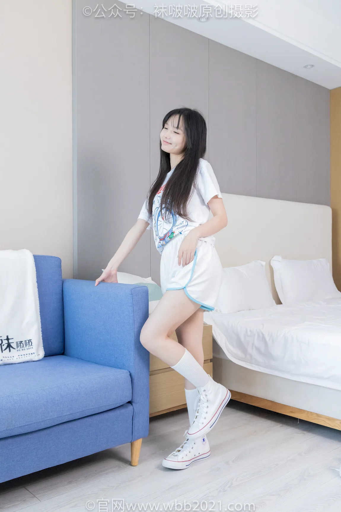[BoBoSocks袜啵啵]积分限定作品 NO.046 甜甜圈-匡威帆布鞋、板鞋、白棉袜、黑棉袜[164P/1V/7.81GB]