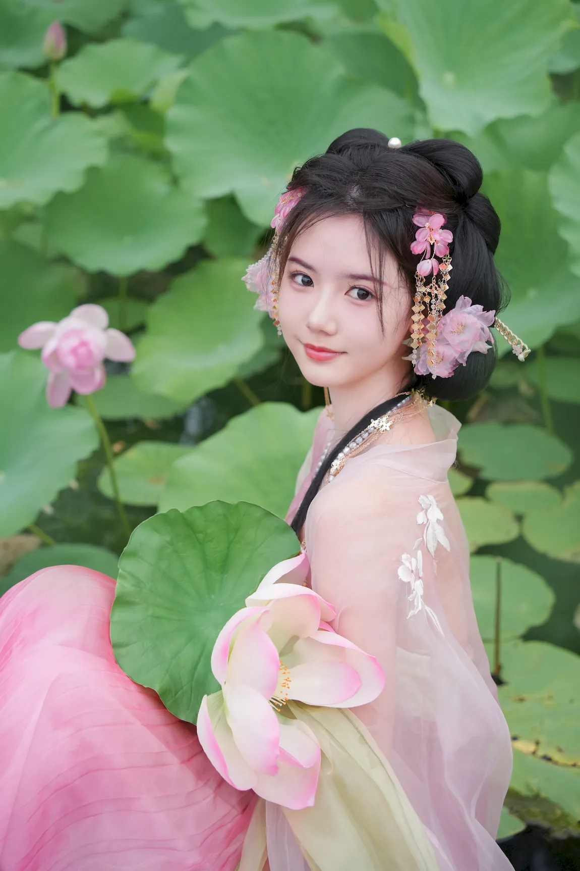 [YITUYU艺图语]2023.07.21 误入藕花深处 是鱼干啊～[29+1P/479MB] - 2