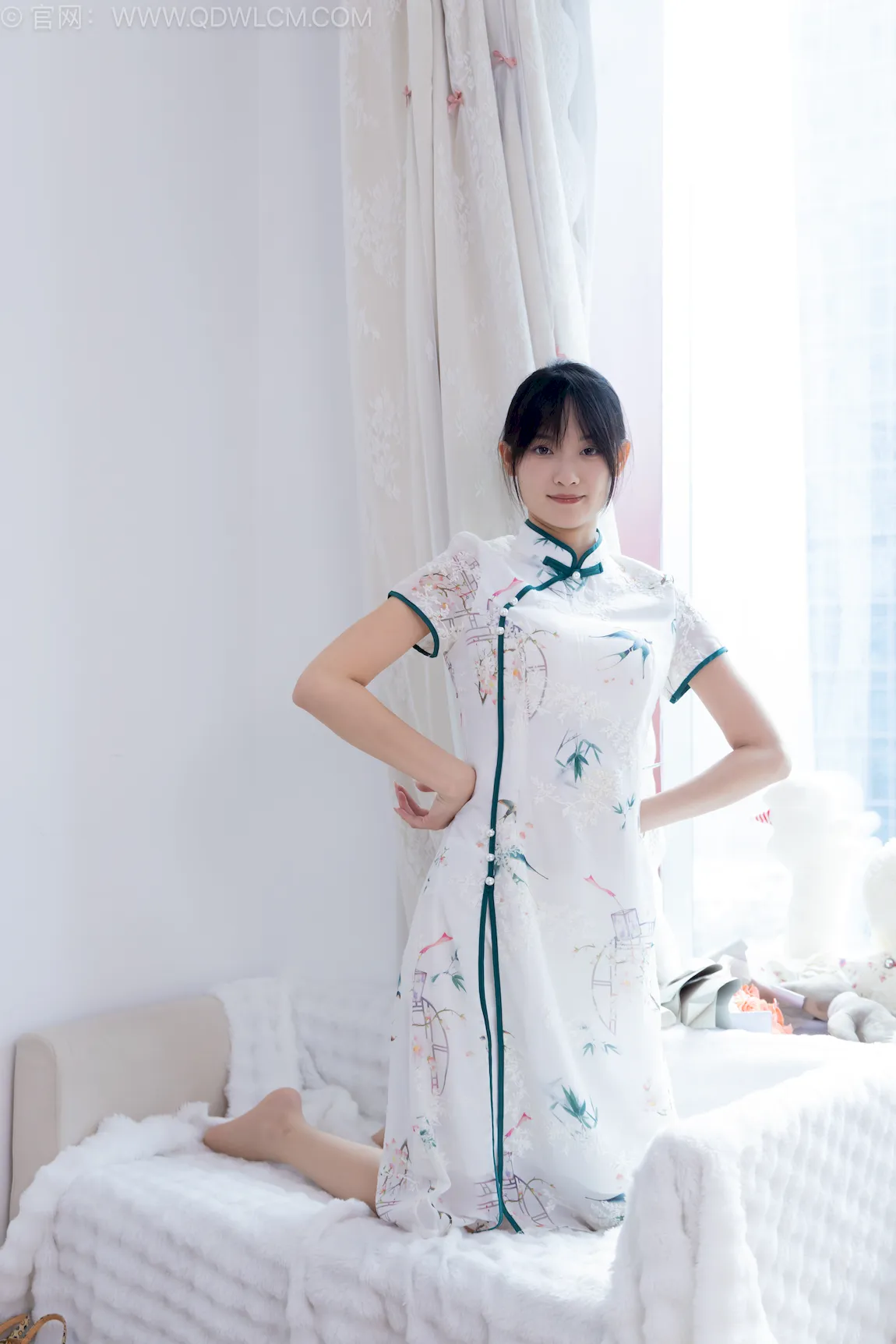 勿恋传媒 NO.2761 山奈-高跟凉鞋、薄肉丝、裸足、旗袍[150P/1V/5.64GB] - 2