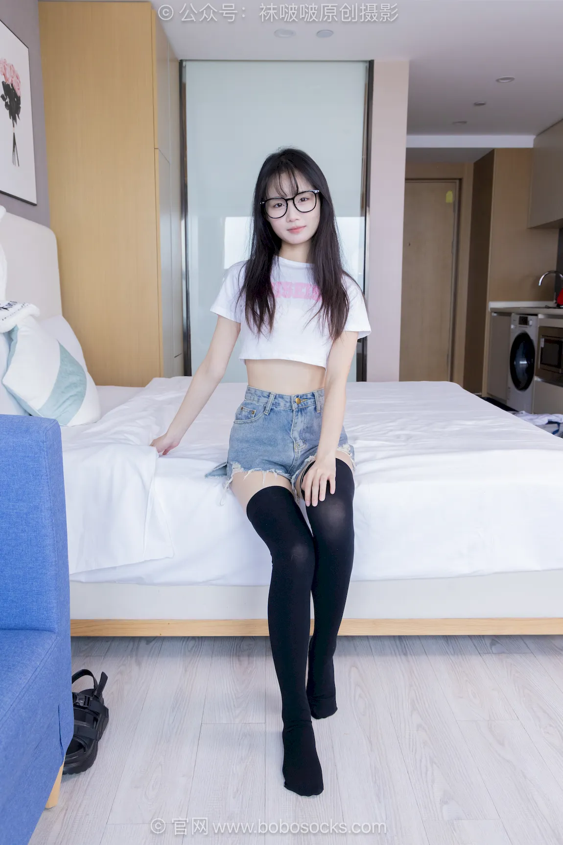 [BoBoSocks袜啵啵]积分限定作品 NO.052 甜甜圈-凉鞋、厚黑丝大腿袜、裸足穿鞋[157P/1V/7.63GB] - 4
