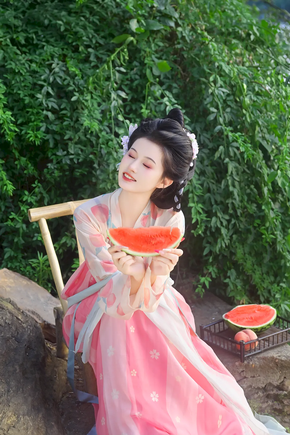 [YITUYU艺图语]2023.07.29 西瓜味的夏天 蛋糕杀手[21+1P/324MB] - 2