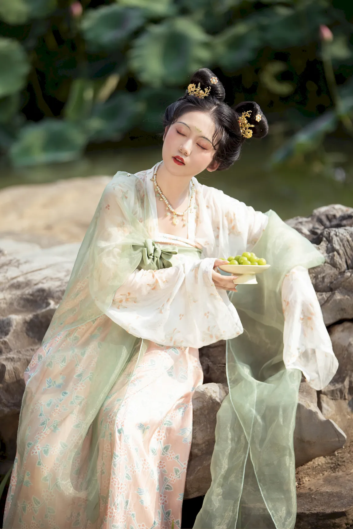 [YITUYU艺图语]2023.07.31 小池 沉诗思[38+1P/416MB] - 3