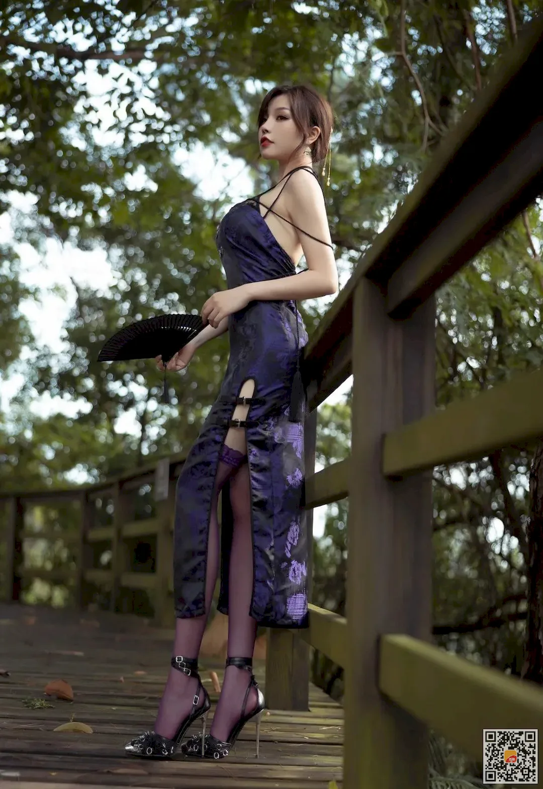 [香柚]006 2019.08.28《紫色旗袍解解户外写真》徐莉芝[46P/28MB] - 4