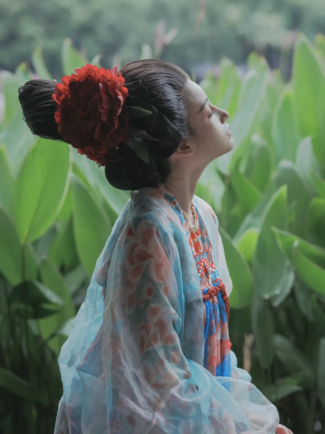 [YITUYU艺图语]2023.08.01 雨后游园 琳琅[32+1P/230MB] - 2