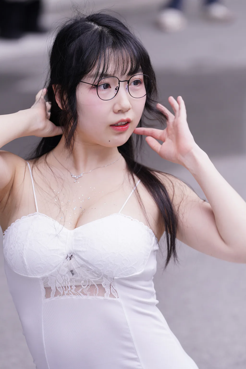 精选街拍作品 NO.7174 珂珂汤小圆白裙[90P/137MB] - 2