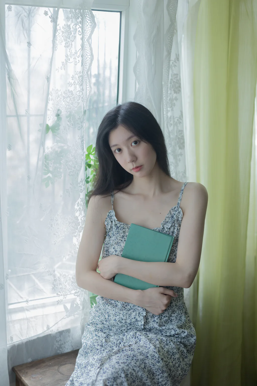 [YITUYU艺图语]2023.08.09 盎然 饲猫少女-[34+1P/300MB]