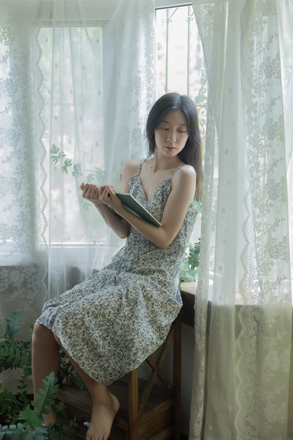[YITUYU艺图语]2023.08.09 盎然 饲猫少女-[34+1P/300MB] - 2
