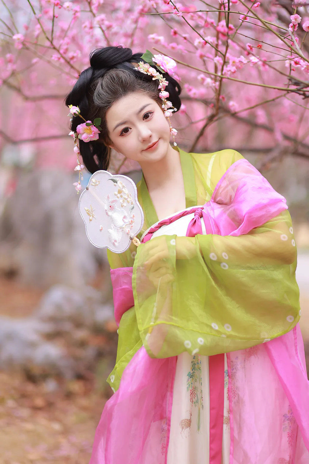 [YITUYU艺图语]2023.08.10 赏梅 不可爱的禾禾喵[27+1P/453MB] - 2