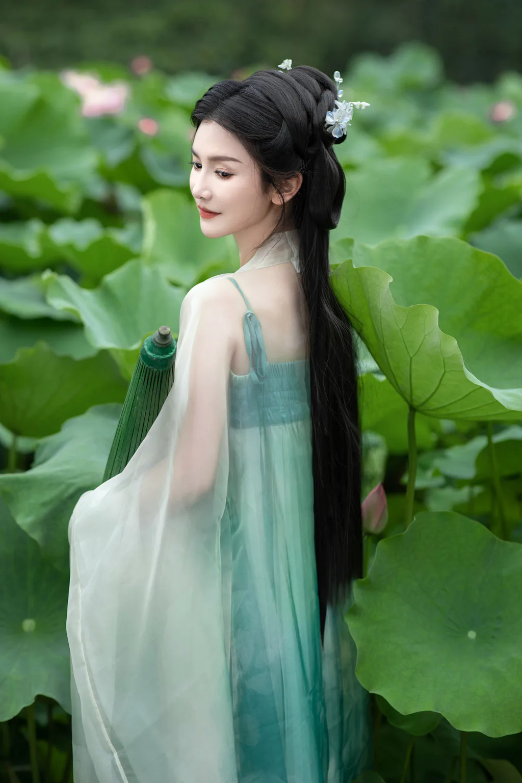 [YITUYU艺图语]2023.08.14 赏荷 纪忆[21+1P/163MB]