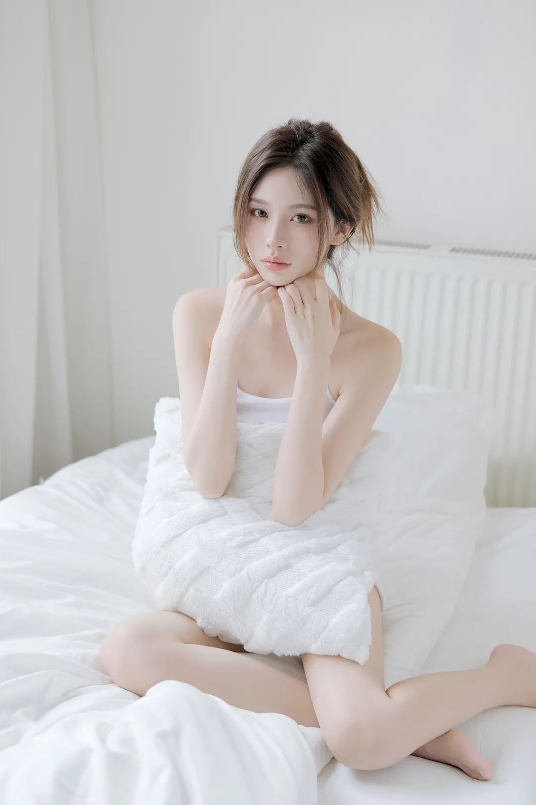 [YITUYU艺图语]2023.08.15 夏日青提 小霏Zz[38+1P/388MB] - 3