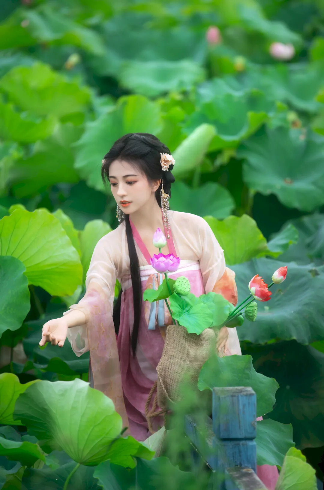 [YITUYU艺图语]2023.08.18 采莲曲 晚晚[52+1P/746MB]