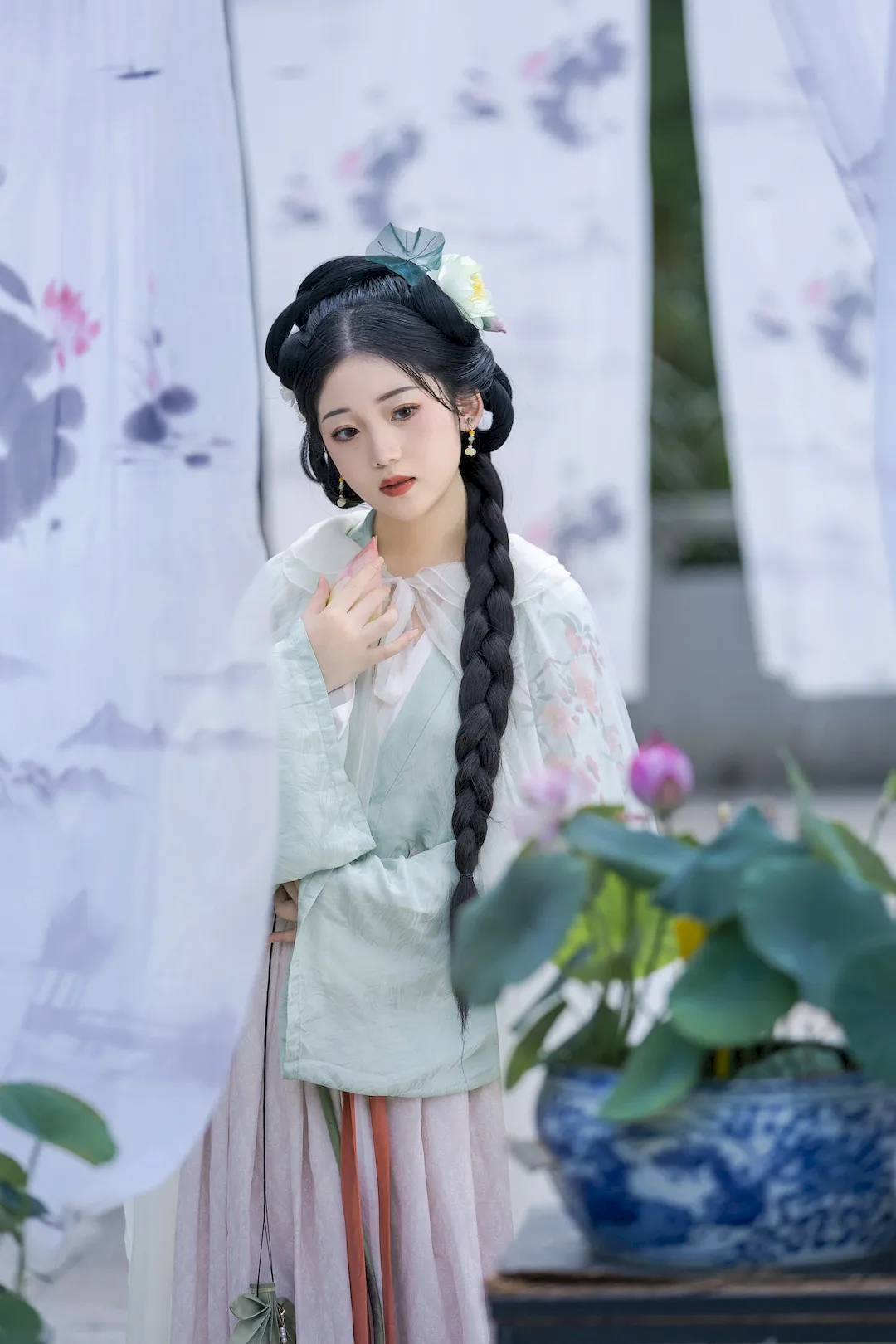 [YITUYU艺图语]2023.08.25 雨荷 沉诗思[37+1P/279MB] - 3