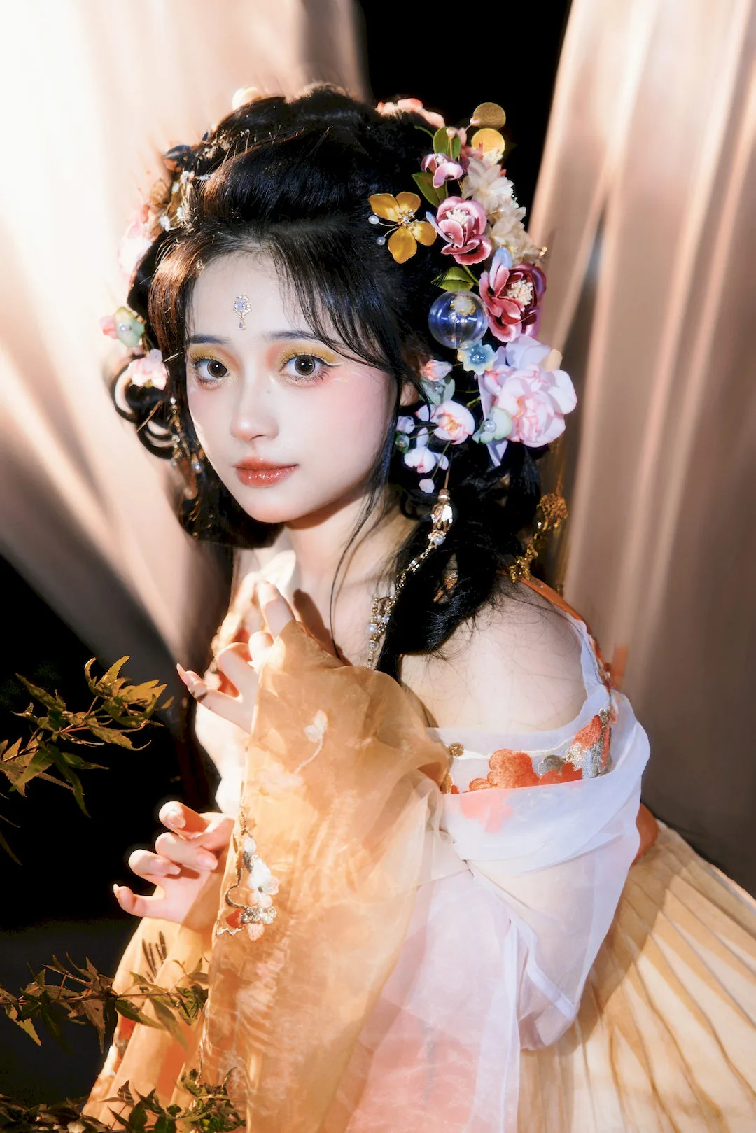 [YITUYU艺图语]2023.08.27 太阳神女 衔鹿[22+1P/495MB]